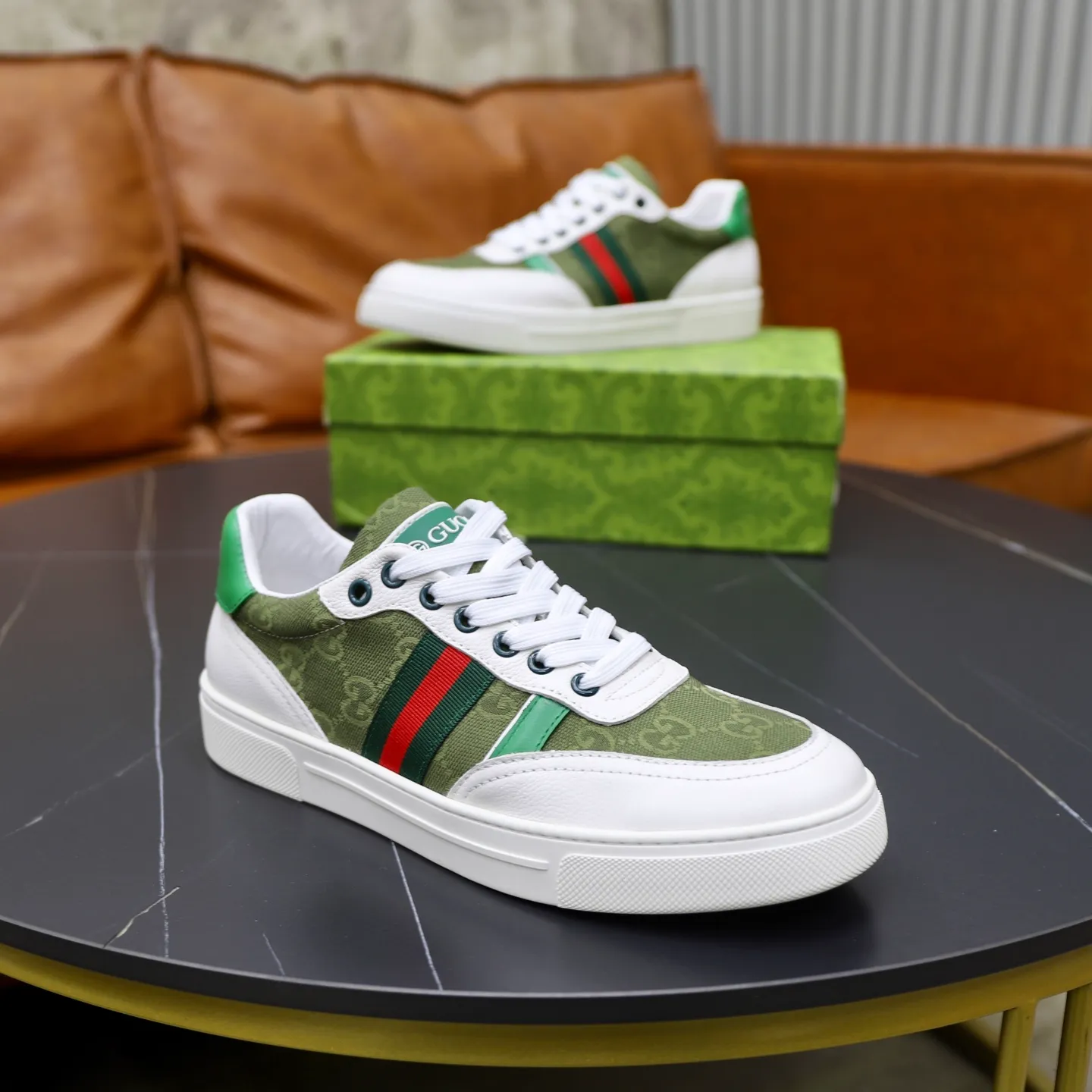Ex-factory price: 420💰🙅‍♂️🙅‍♂️🙅‍♂️ Brand: GUCCI Standard code: 38-44 (45 customized) Grade: Same as the official website Material: Original leather splicing Comfortable and breathable sheepskin lining Original wear-resistant outsole Style category: Men's fashionable casual shoes Running sneakers Distinguished luxury brand elements Top luxury Color: actual picture color